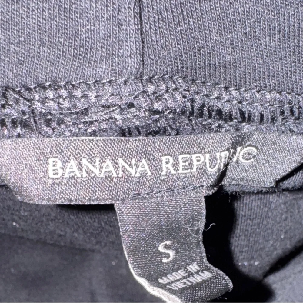 Banana Republic Black Sleeveless Hoodie - Picture 2 of 6